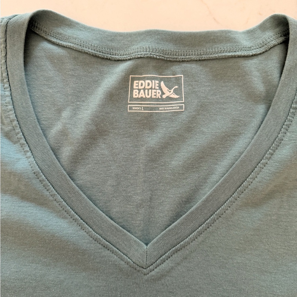 Eddie Bauer Women’s Large Teal V-Neck Short Sleeve Tee Shirt - Picture 2 of 6